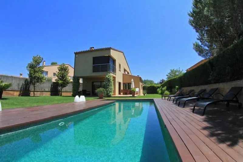 Vila Club Villamar - Starck Montrás